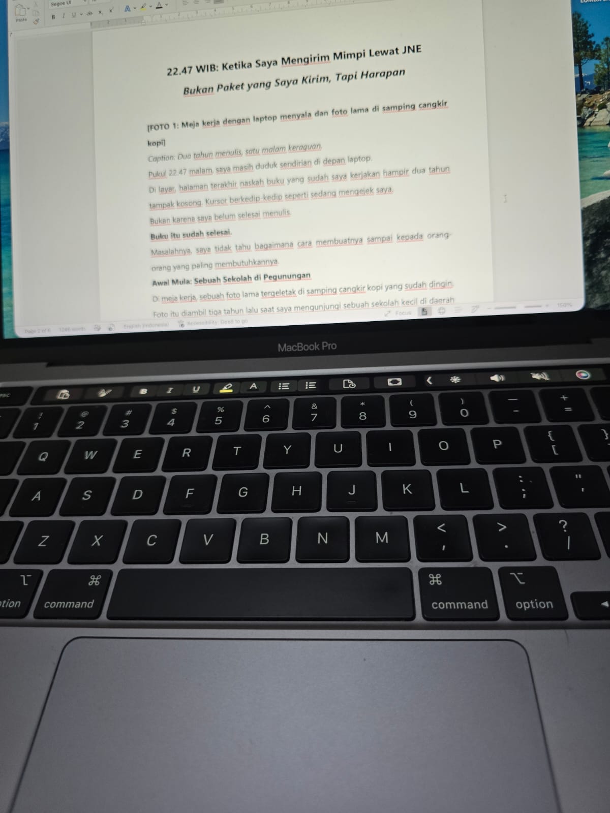 [FOTO 1: Meja kerja dengan laptop menyala] (Dua tahun menulis, satu malam keraguan)